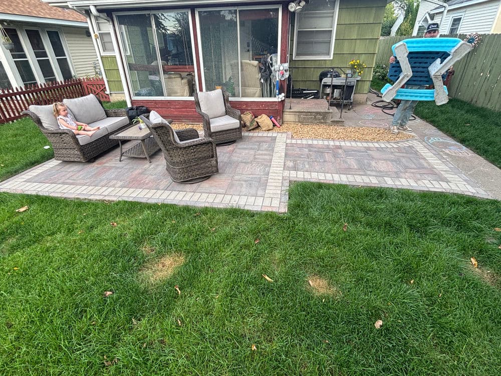 Gallery photos for Patio  with Grand Discover Pavers in Minneapolis: Image #2